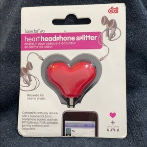 Heart headphone splitter